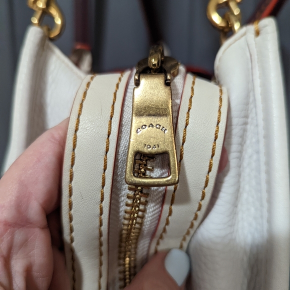 Coach Rogue 25 Chalk and Oxblood - Picture 2 of 16